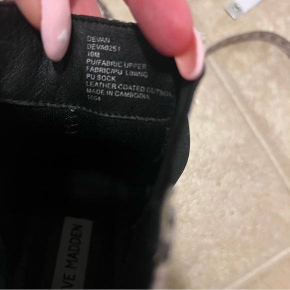 Steve Madden Devan Snakeskin Chelsea Boots - Picture 8 of 9